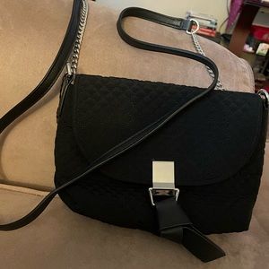 Vera Bradley small handbag. Black. Like new condition.